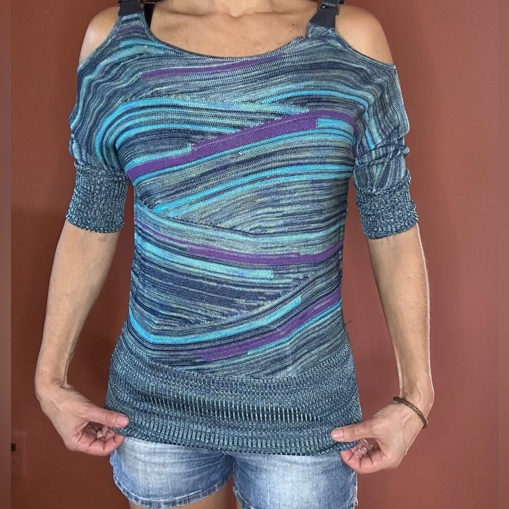 Cache blouse with 2 buckles on shoulders